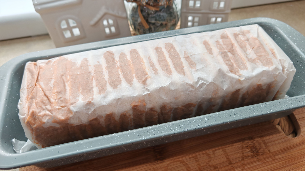 Бисквитено руло с мармалад и орехи-Стъпка-8428